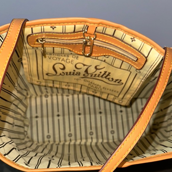 Cream and Brown Tote with Checkered Pattern and Tan Leather Trim - Picture 3 of 8